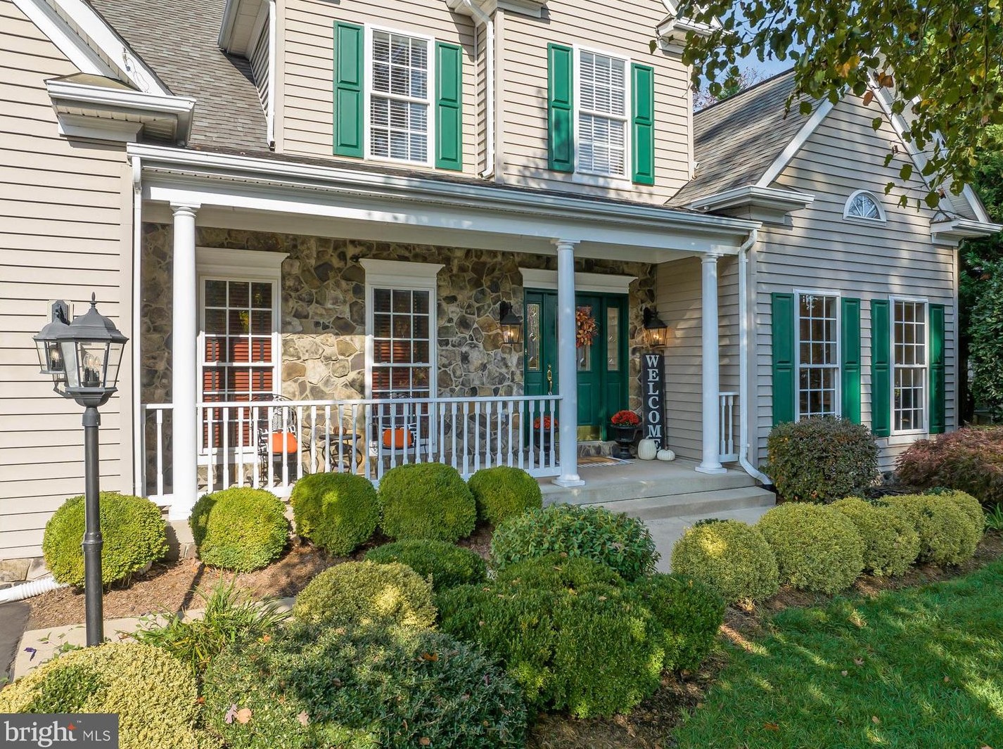 21027 Forest Highlands Ct, Ashburn VA  20147-4768 exterior