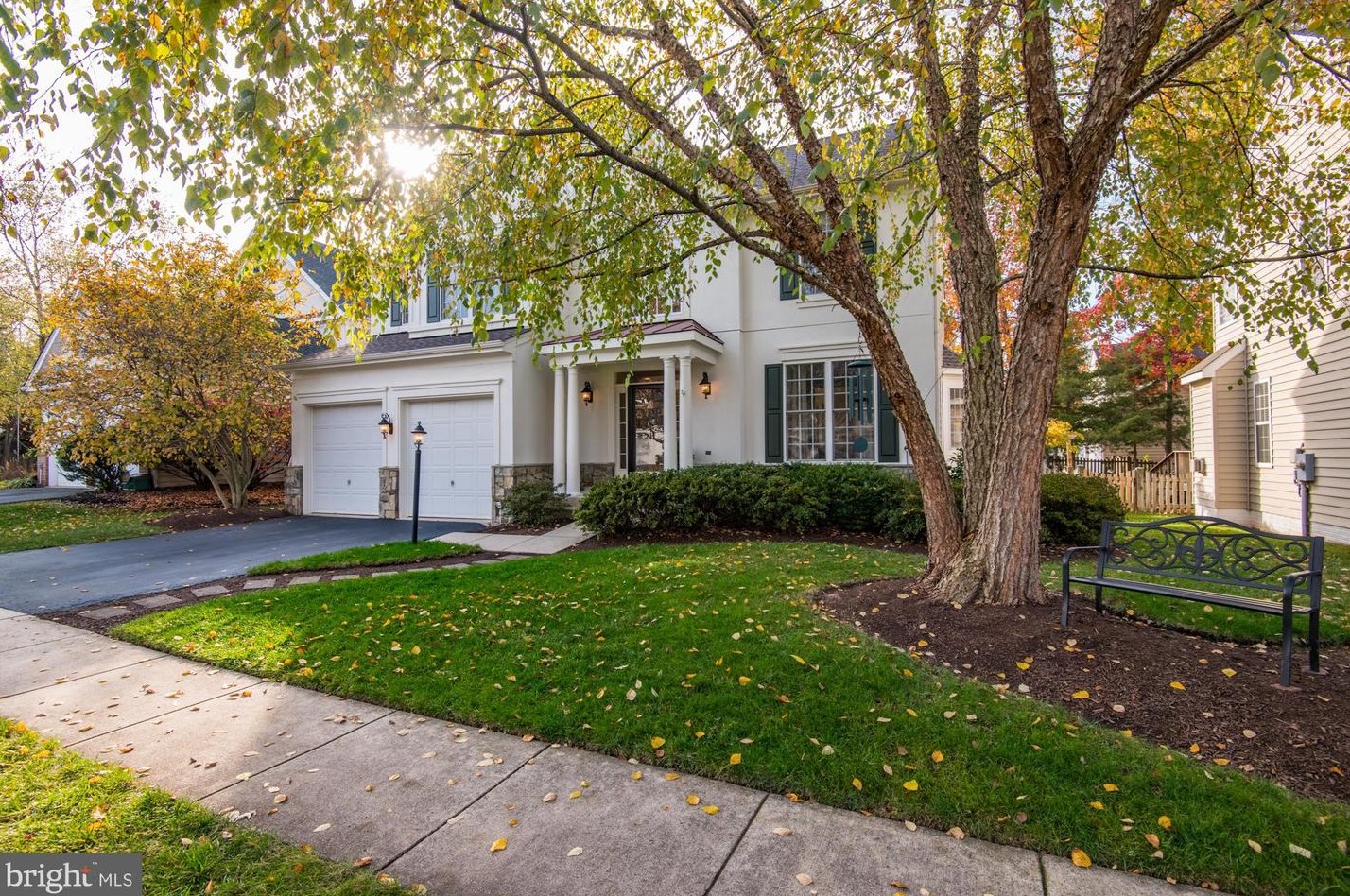 43449 Orson St, Fairfax, VA 20152-2512
