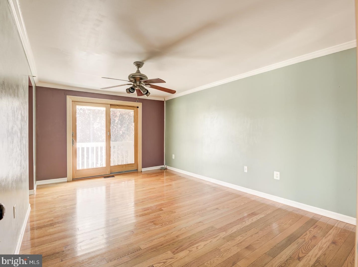 41 Carolina Ct, Dulles VA  20164-1730 exterior