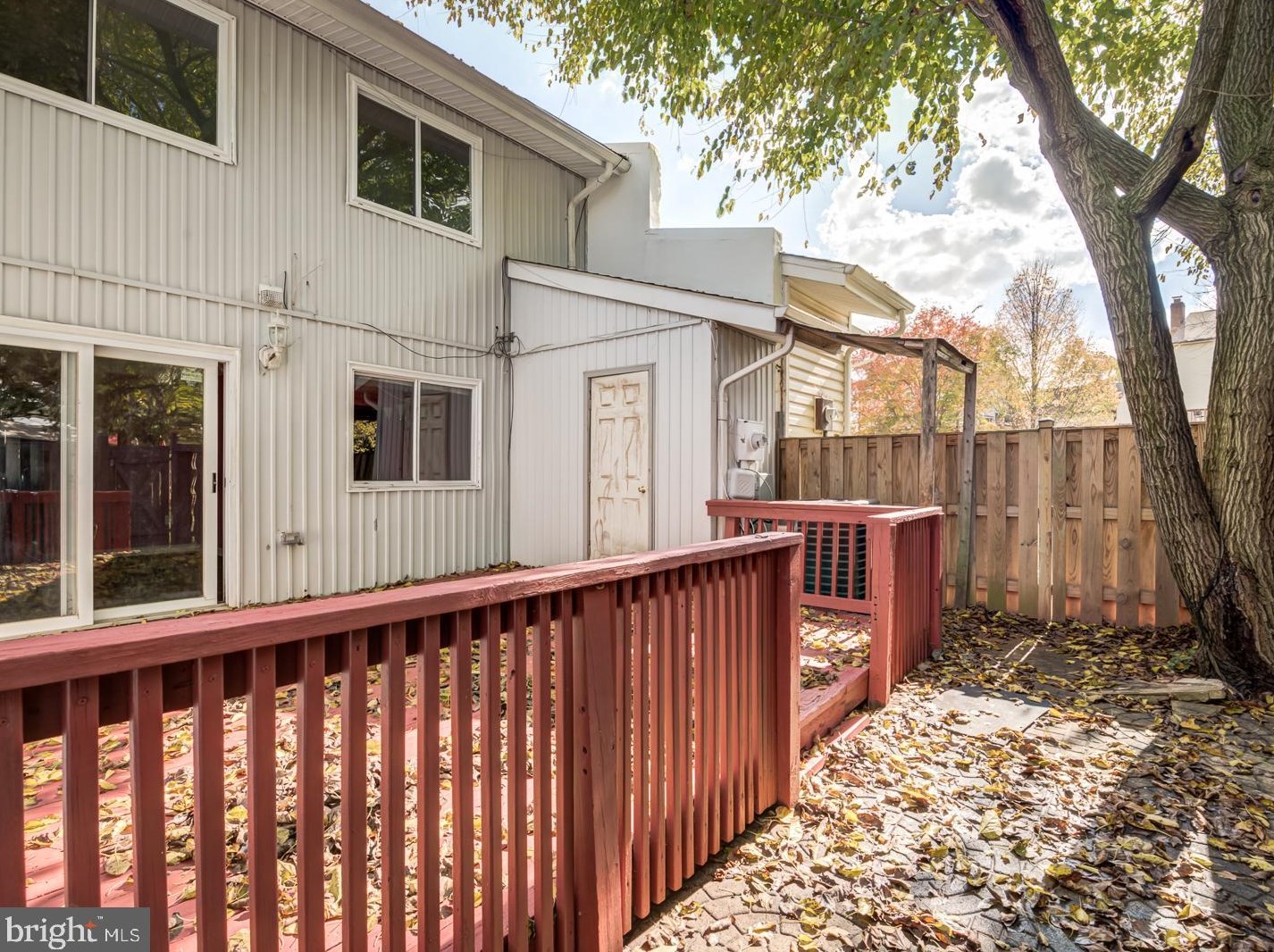 41 Carolina Ct, Dulles VA  20164-1730 exterior