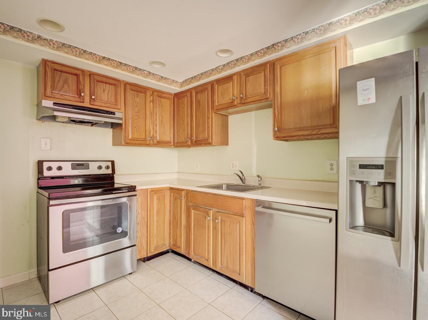 41 Carolina Ct, Dulles VA  20164-1730 exterior
