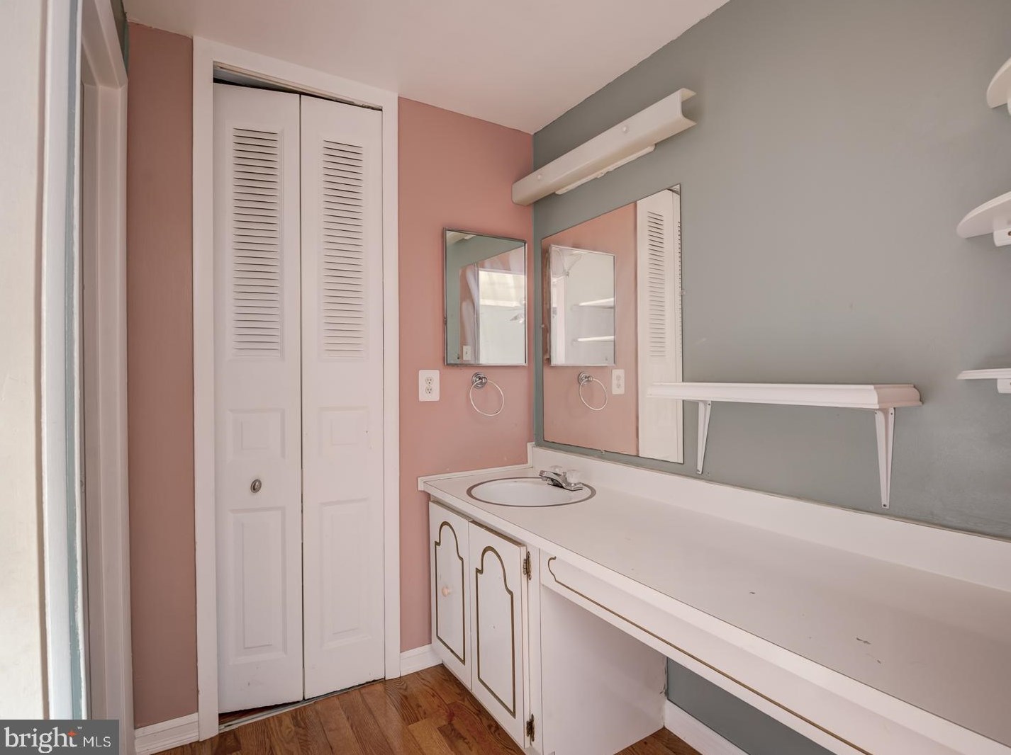 41 Carolina Ct, Dulles VA  20164-1730 exterior