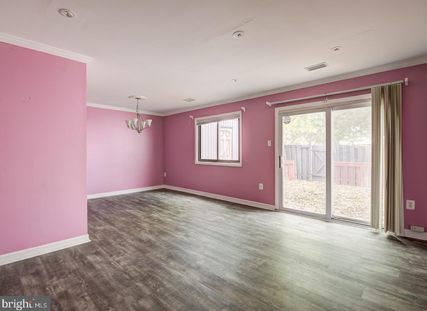 41 Carolina Ct, Dulles VA  20164-1730 exterior