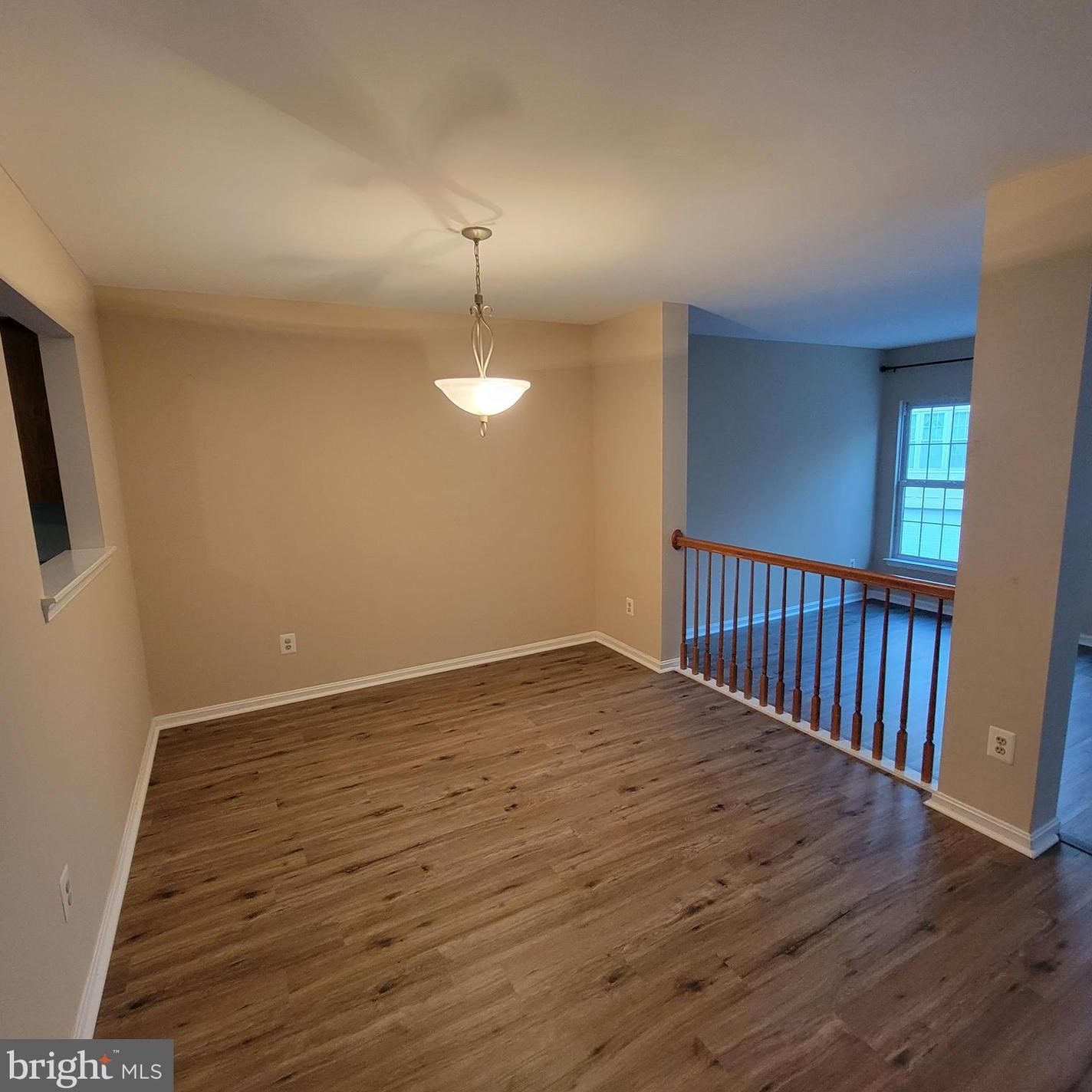 22073 Manning Sq, Dulles VA  20166-3020 exterior