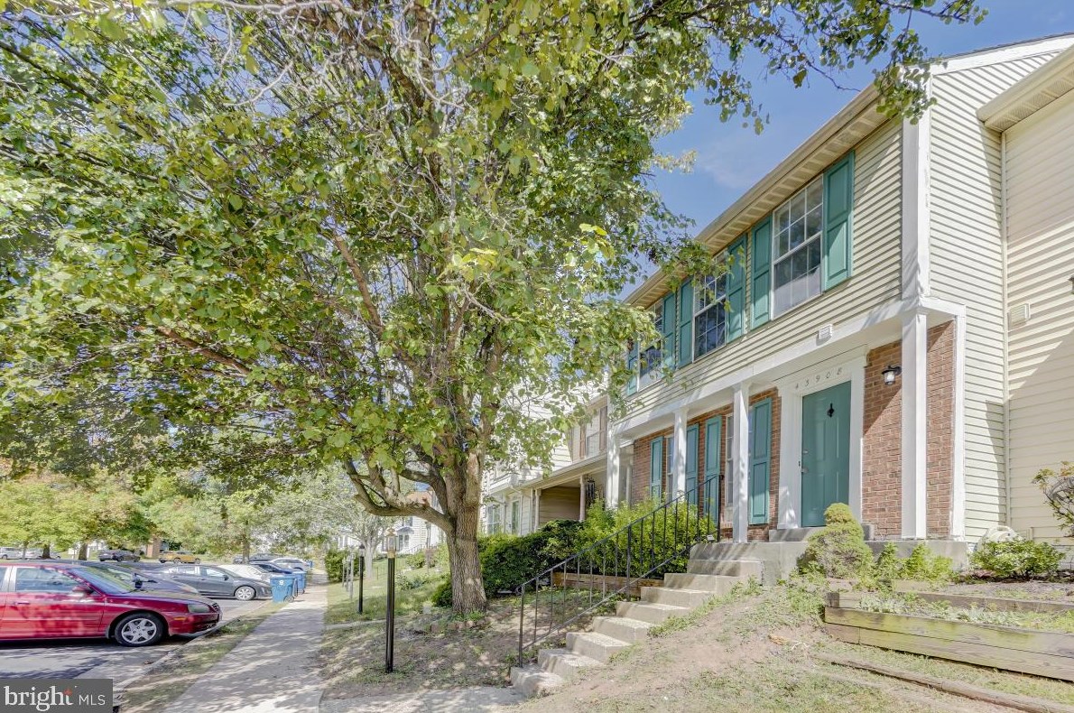 43908 Chloe Ter, Ashburn, VA 20147-3806