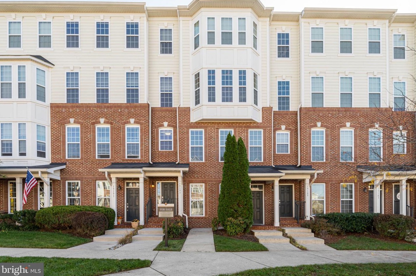 19193 Winmeade Dr, Leesburg, VA 20176