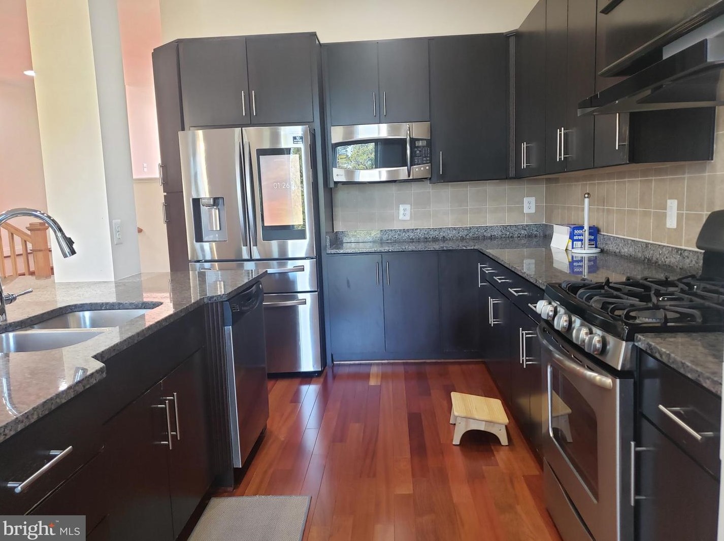 23412 Evening Primrose Sq, Ashburn VA  20148-6874 exterior