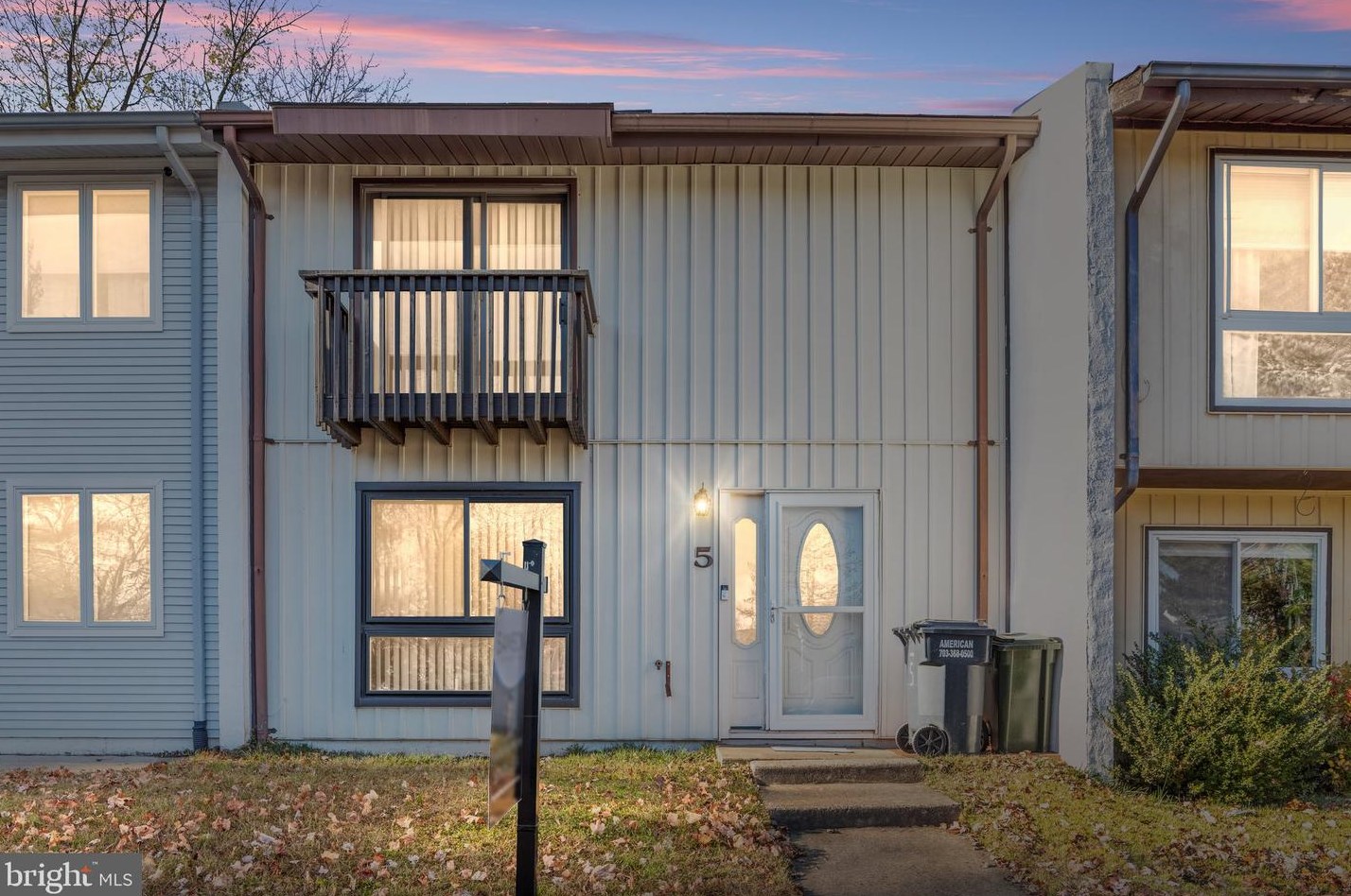 5 Simeon Ln, Dulles, VA 20164-1343