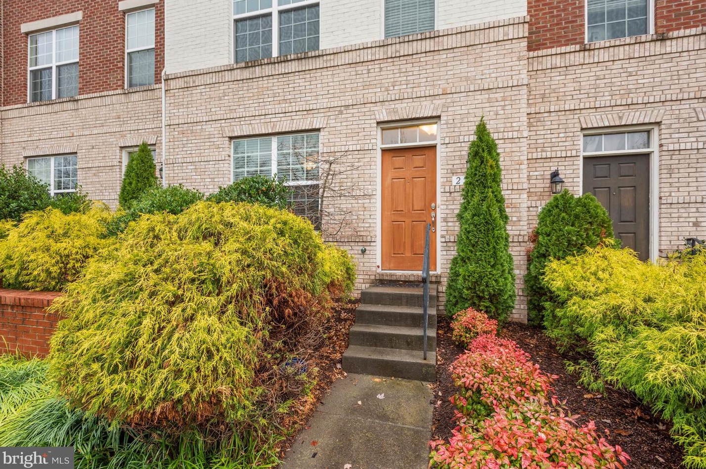 22704 Parkland Farms Ter, Ashburn, VA 20148-4894