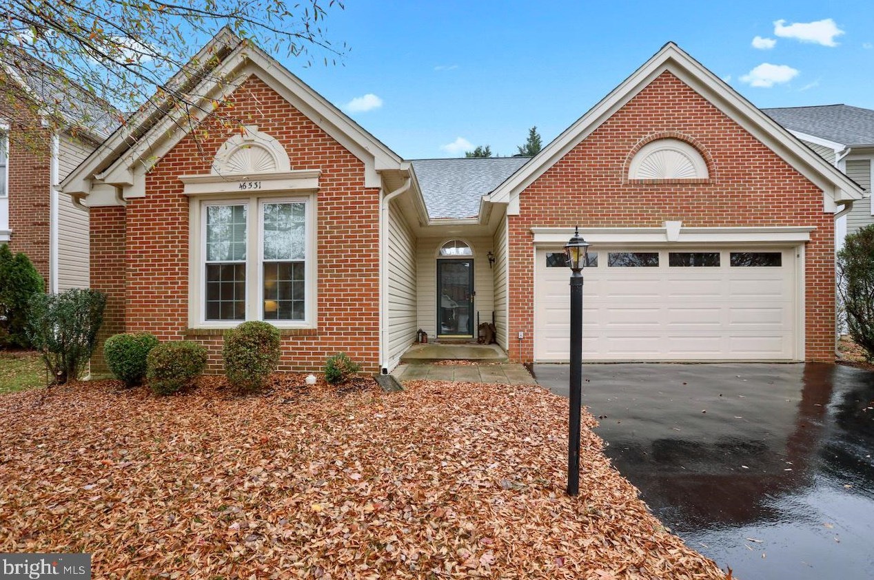46531 Cedarhurst Dr, Dulles, VA 20165