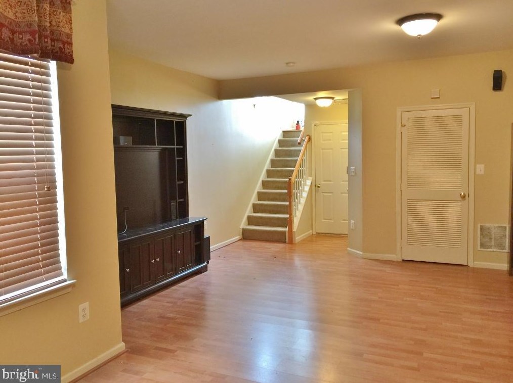 21338 Victorias Cross Ter, Ashburn VA  20147-4926 exterior