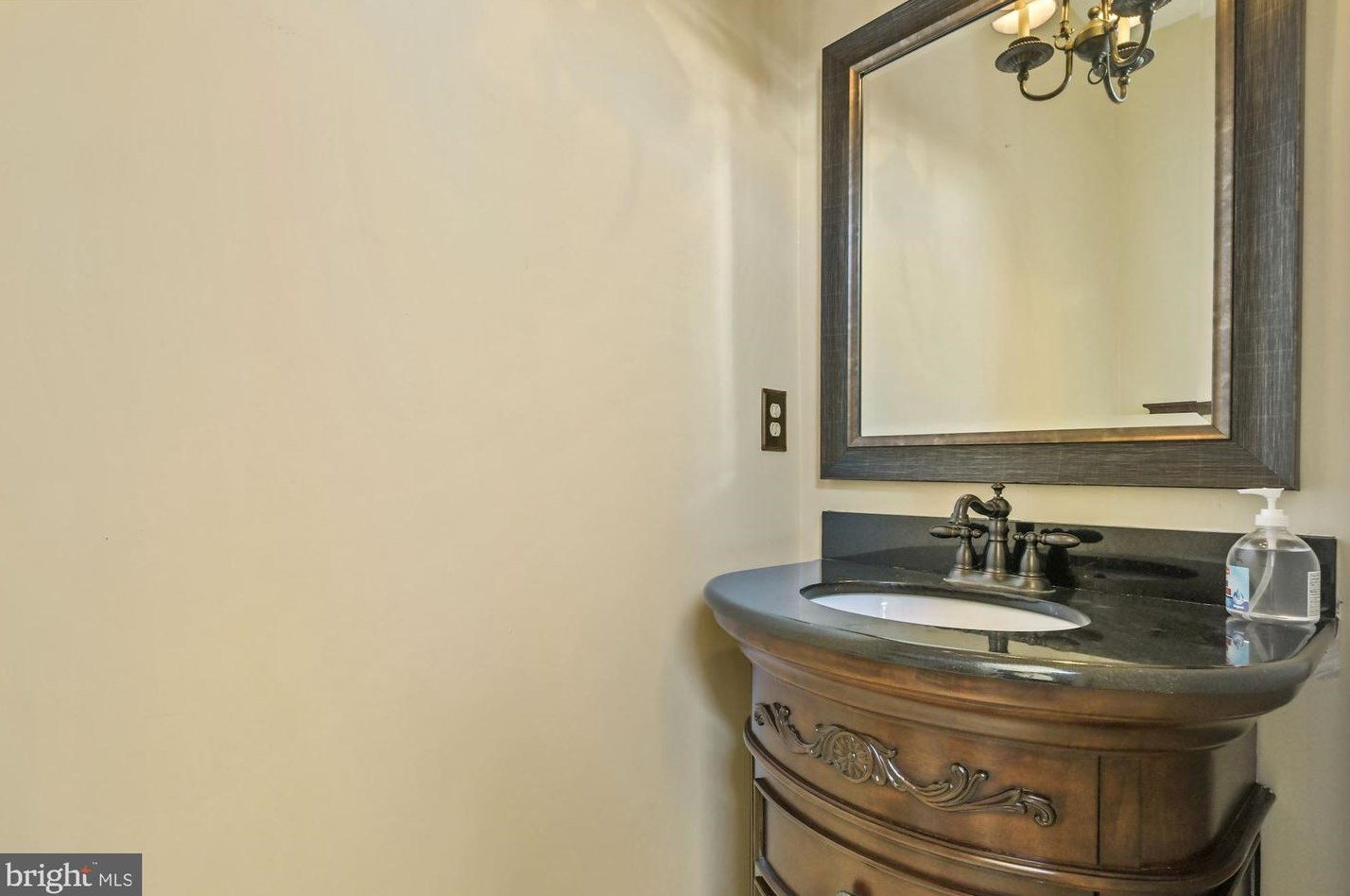 20681 Waterfall Branch Ter, Dulles VA  20165-2435 exterior