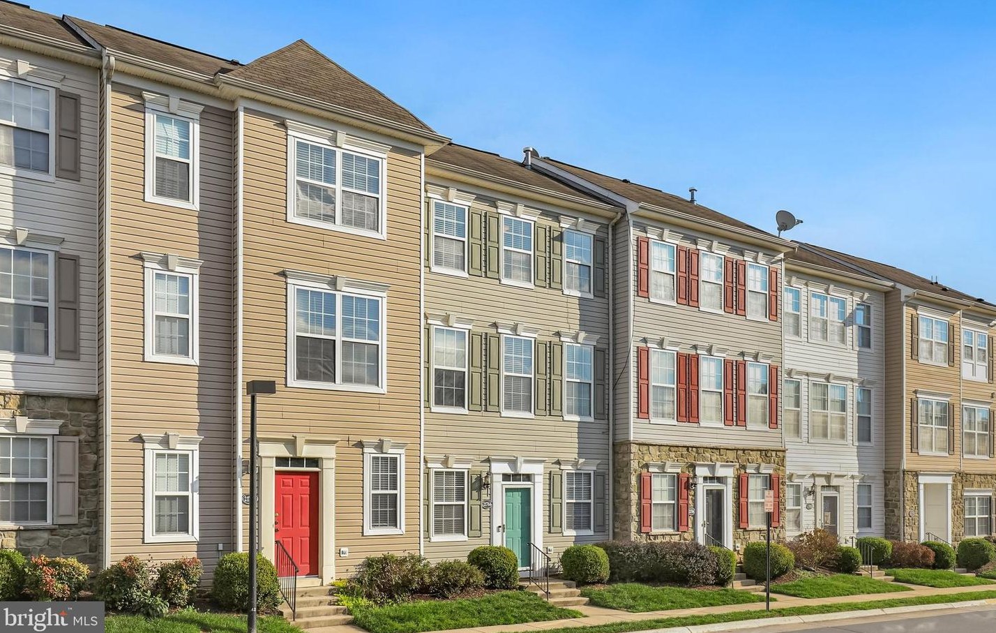 21766 Dragons Green Sq, Ashburn, VA 20147-6711