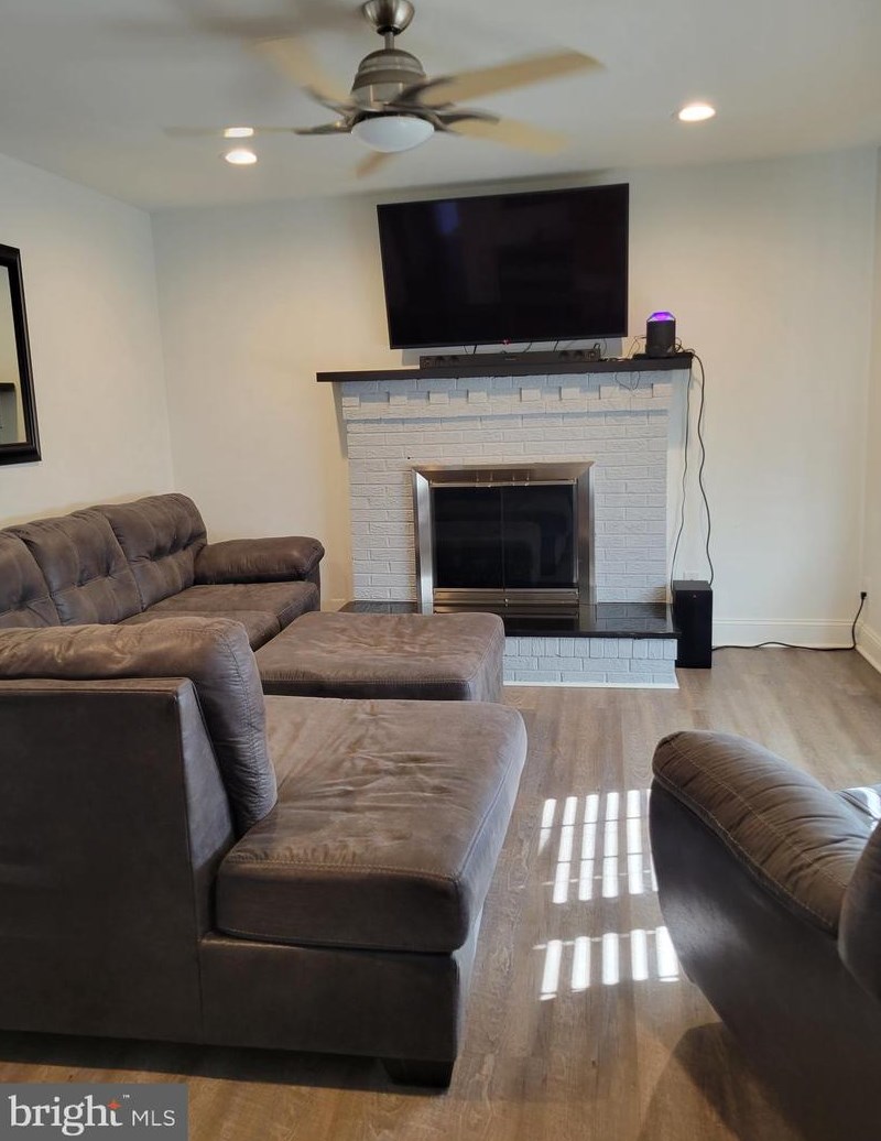 109 Sequoia Ct, Dulles VA  20164-4624 exterior