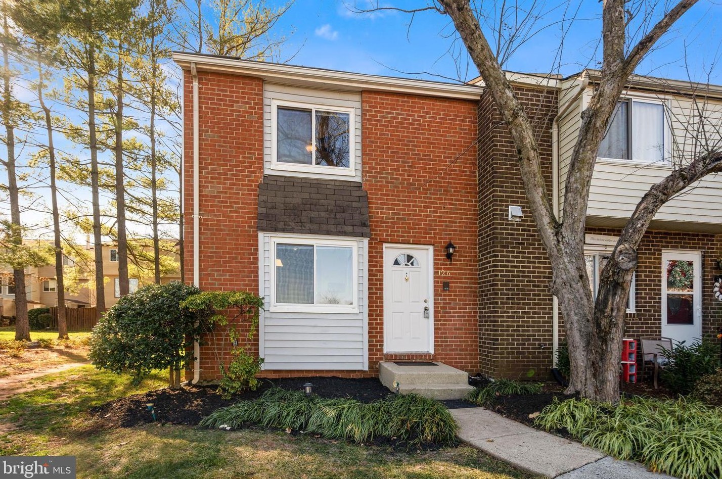 126 Hatenback Ct, Dulles, VA 20164-1415