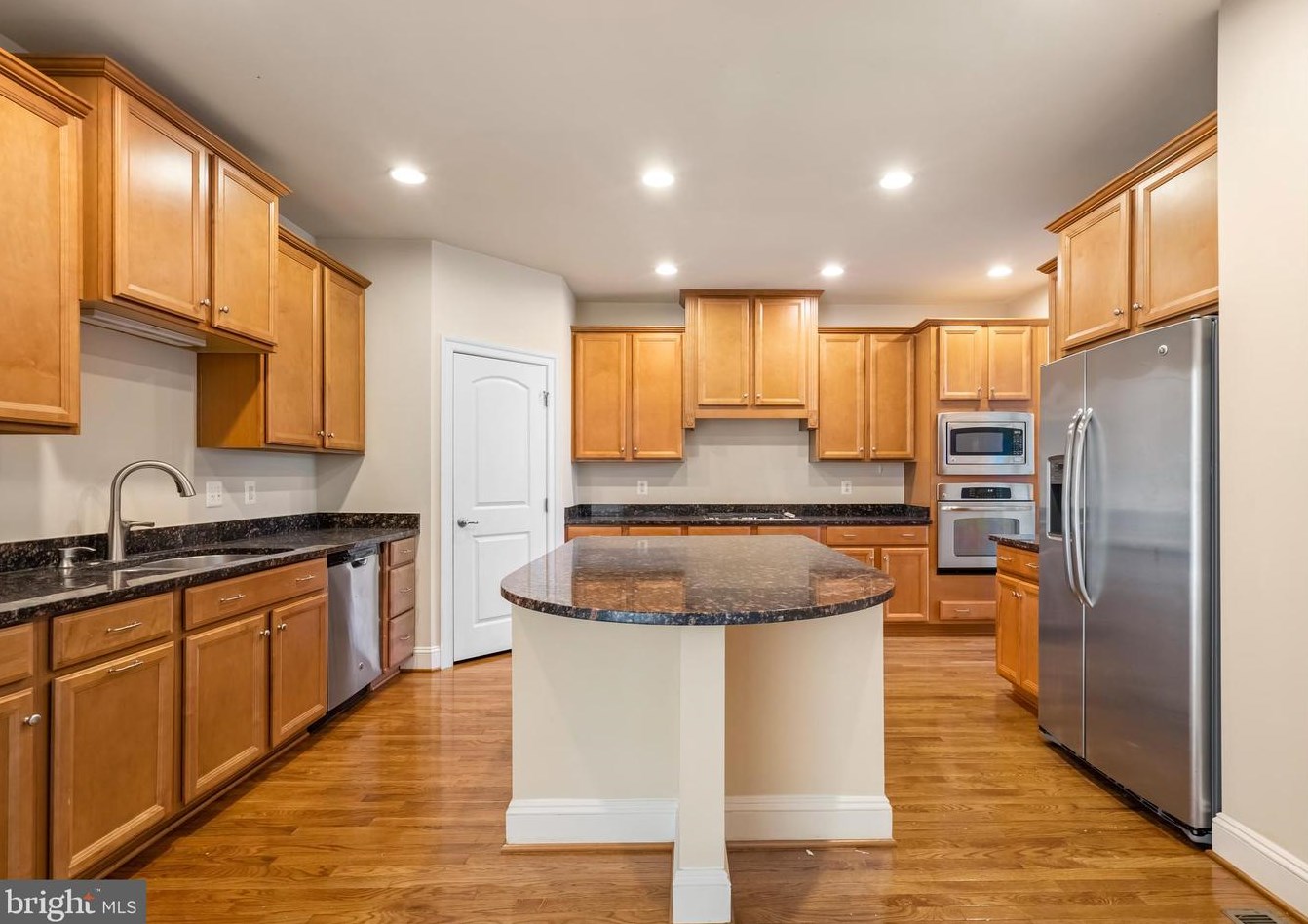 42589 Voormeade Terrace, Fairfax, VA 20152