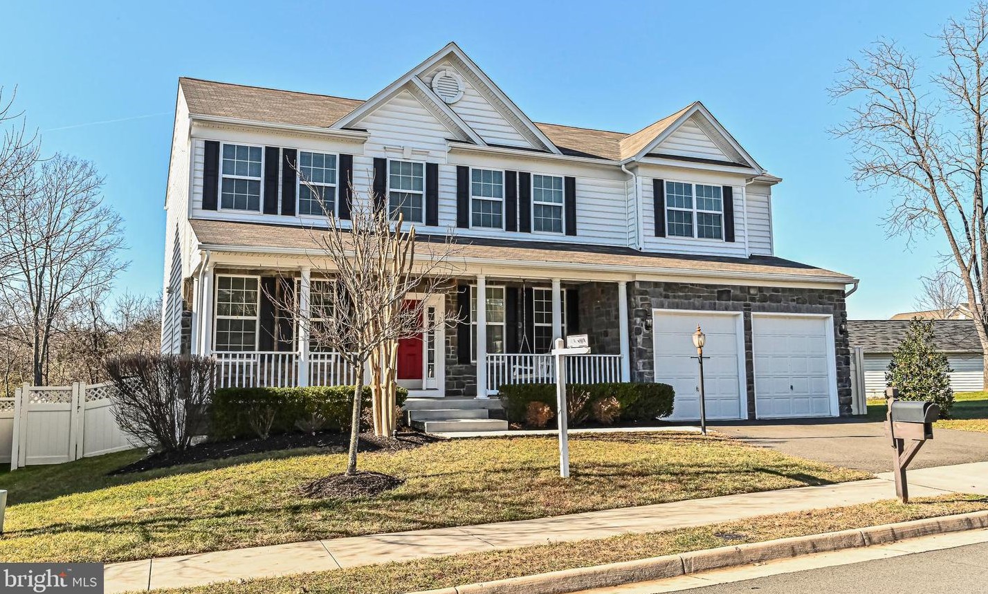25185 Crested Wheat Dr, Stone Ridge, VA 20105-5684