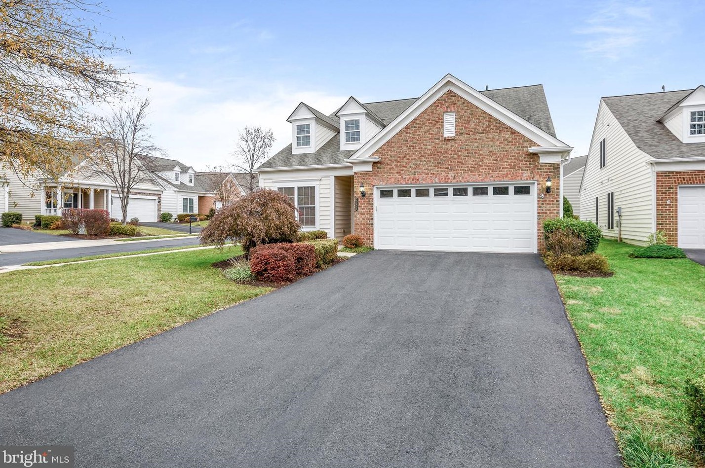 20446 Old Grey Pl, Ashburn, VA 20147-5521
