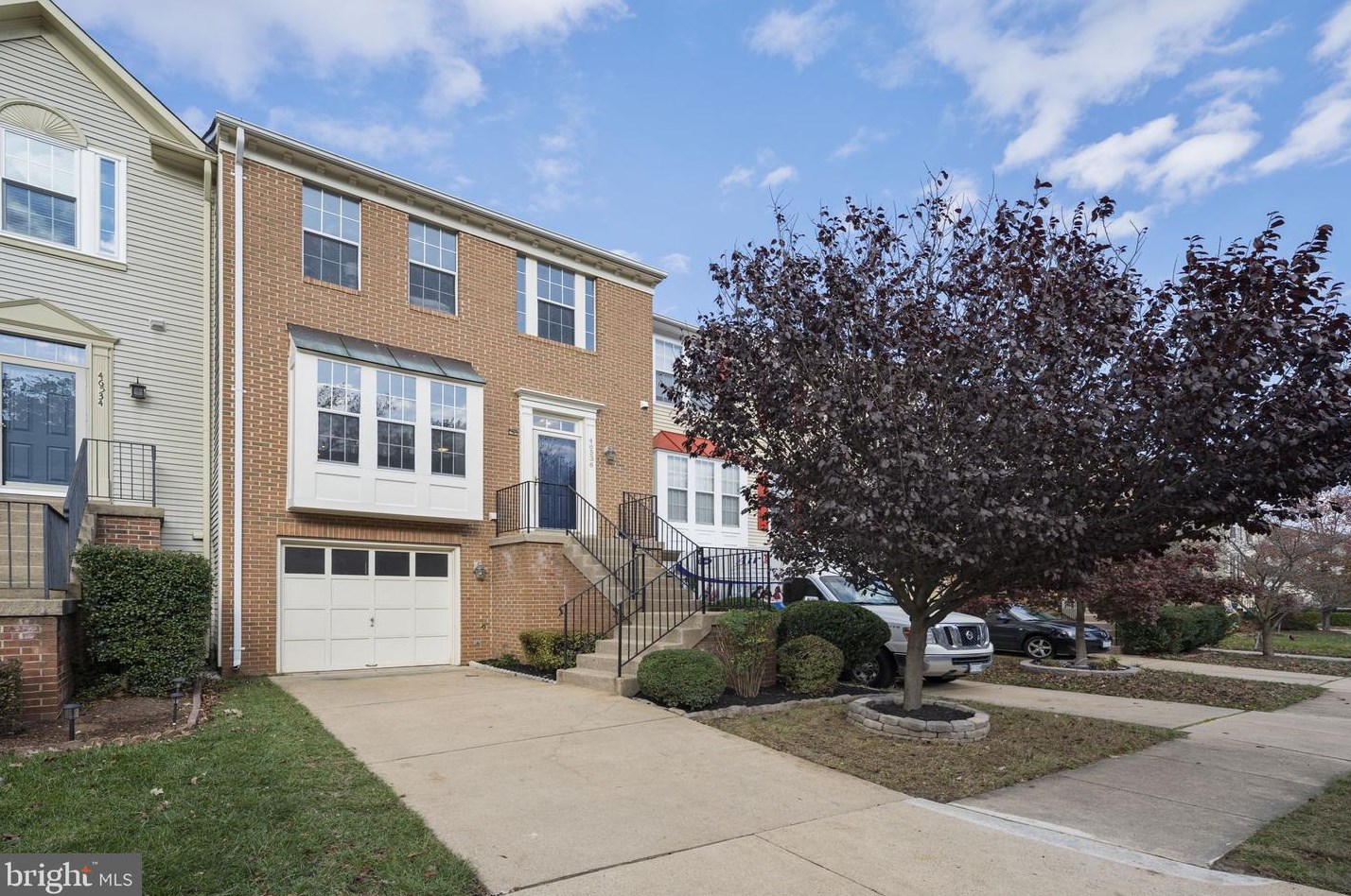 46536 River Meadows Ter, Dulles, VA 20165-7218