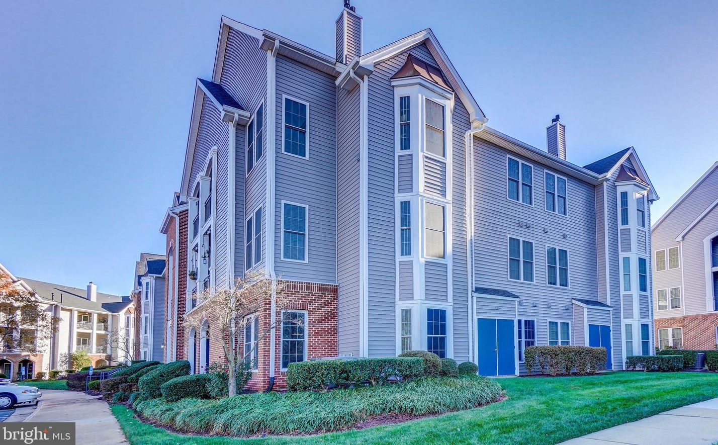 46590 Drysdale Ter, Dulles VA  20165-4335 exterior