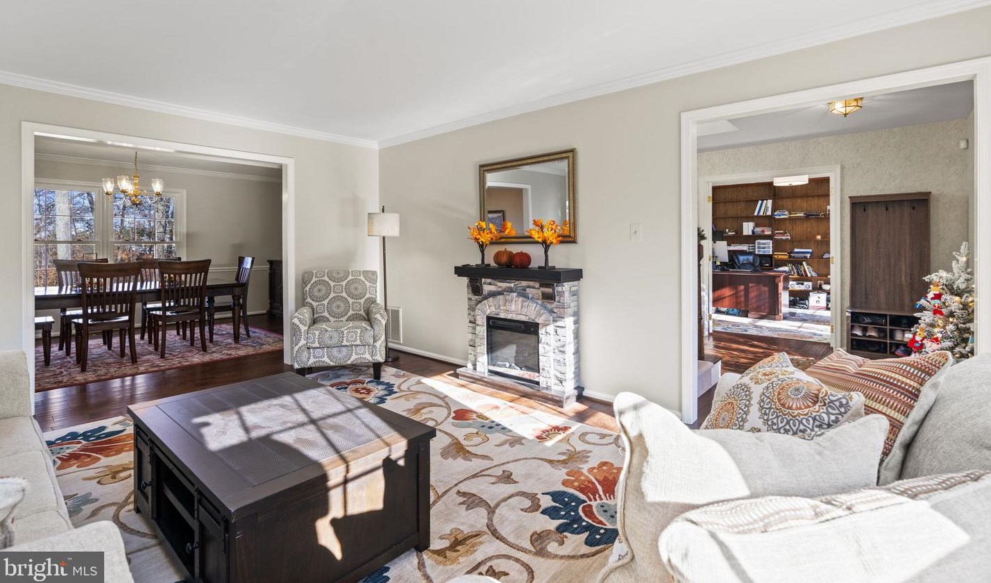20226 Catlett Pl, Ashburn VA  20147-3303 exterior