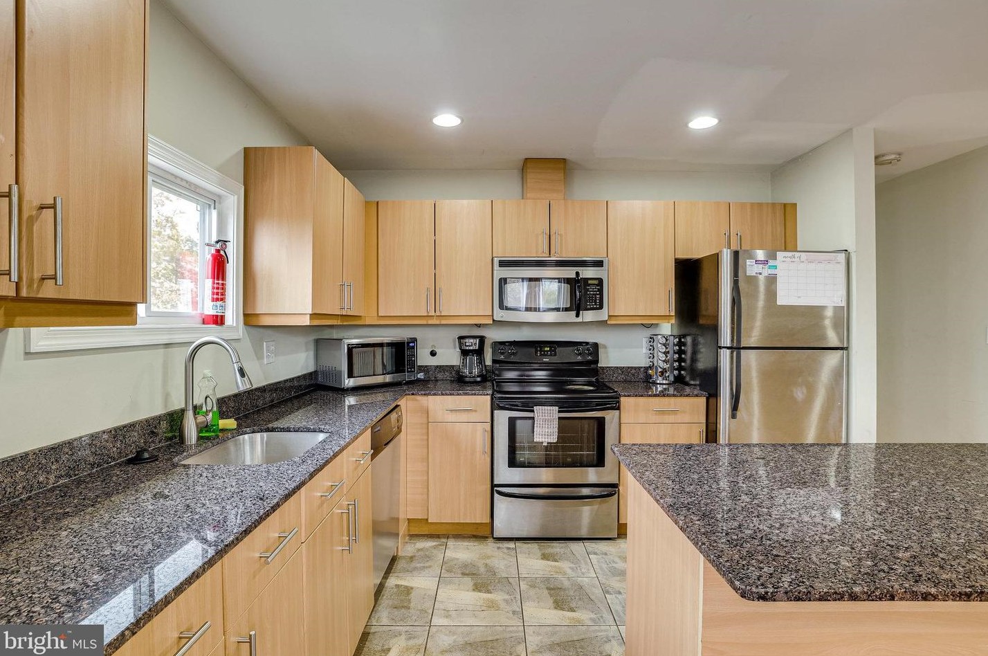 603 Alder Ave, Dulles VA  20164-4101 exterior