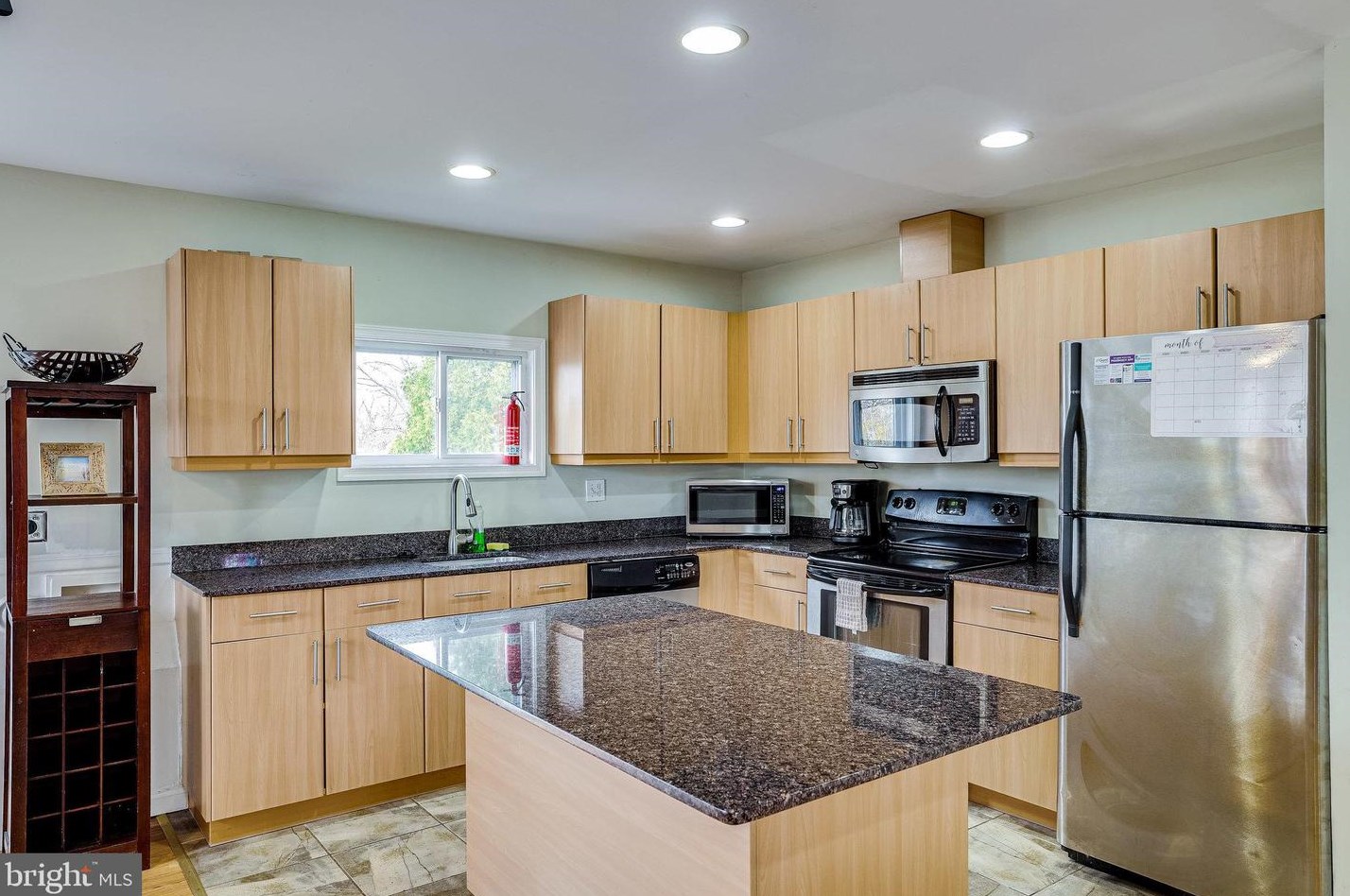 603 Alder Ave, Dulles VA  20164-4101 exterior