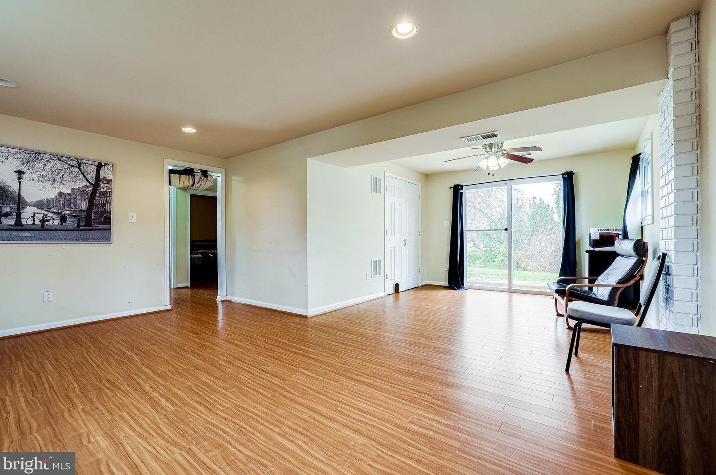 603 Alder Ave, Dulles VA  20164-4101 exterior