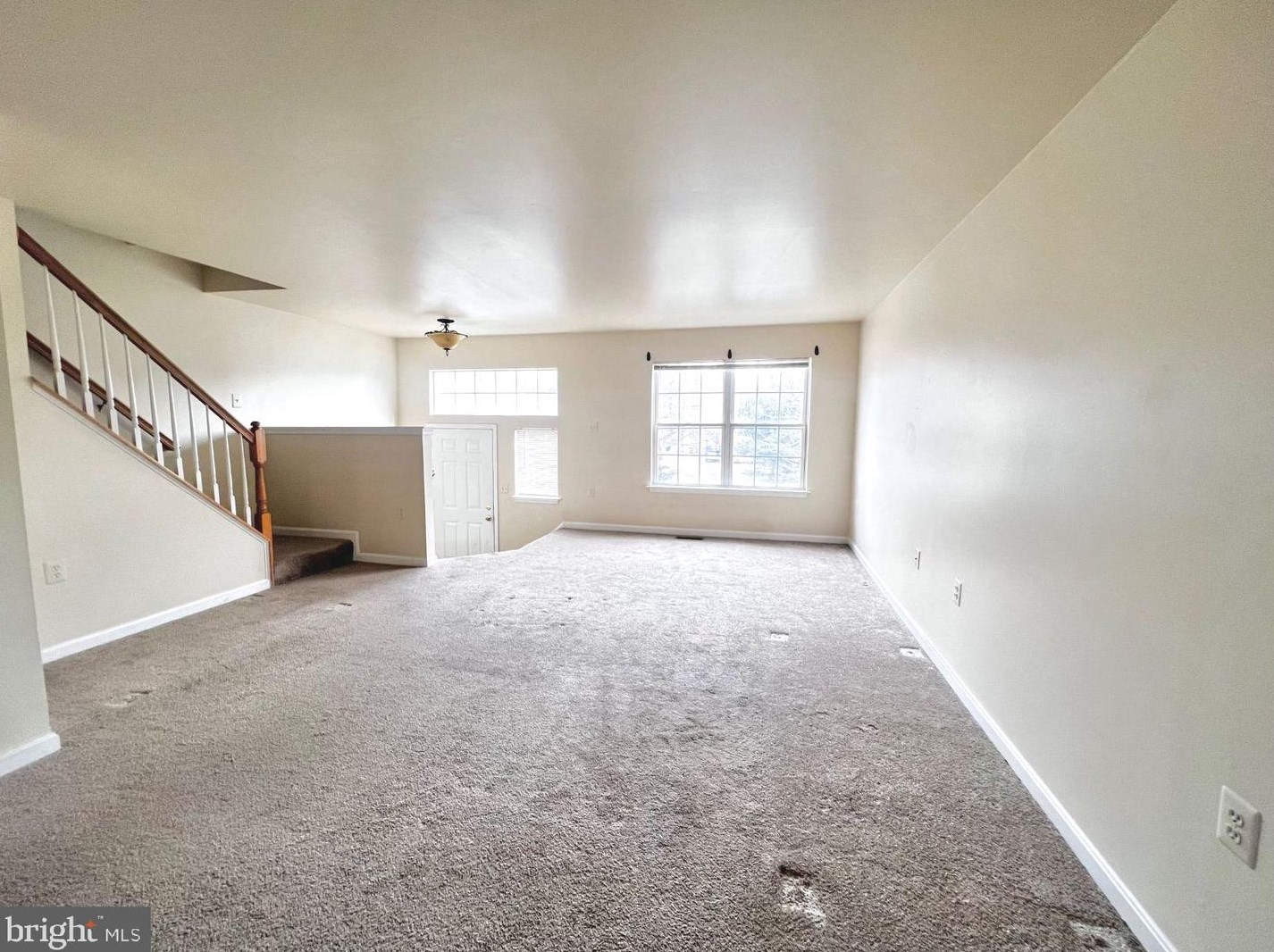 203 Heaton Ct, Purcellville, VA 20132