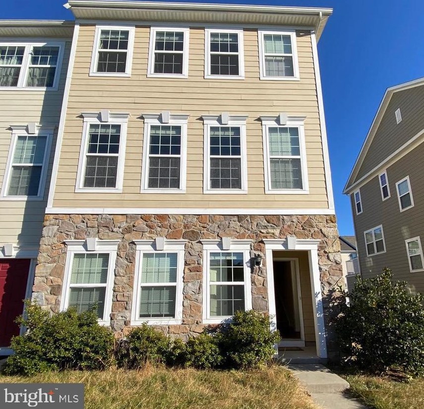 44153 Seawolve Square, Fairfax, VA 20152