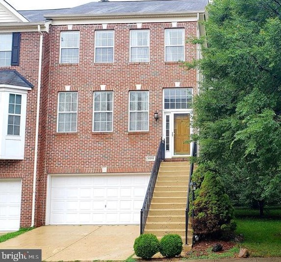 43113 Forest Edge Sq, Ashburn VA  20148-4046 exterior