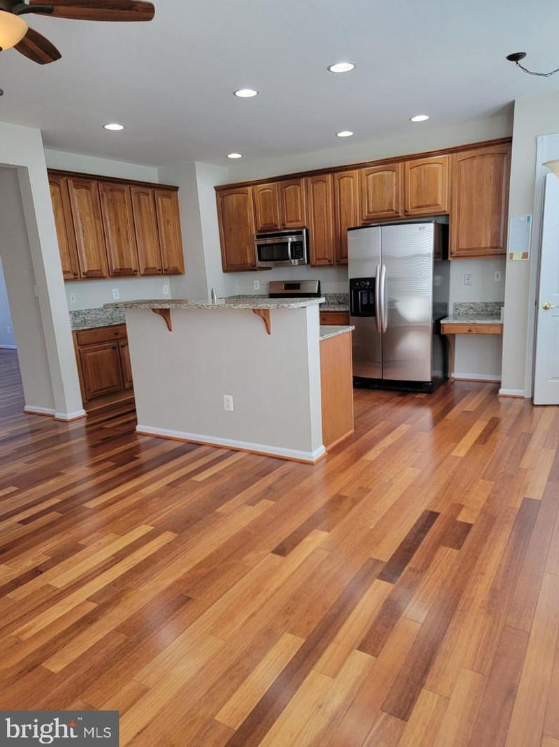 43113 Forest Edge Sq, Ashburn VA  20148-4046 exterior