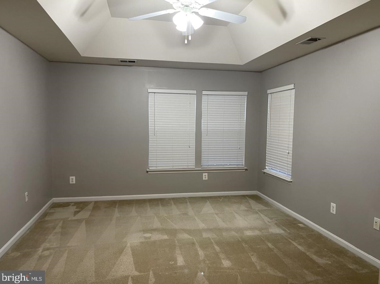 43113 Forest Edge Sq, Ashburn VA  20148-4046 exterior