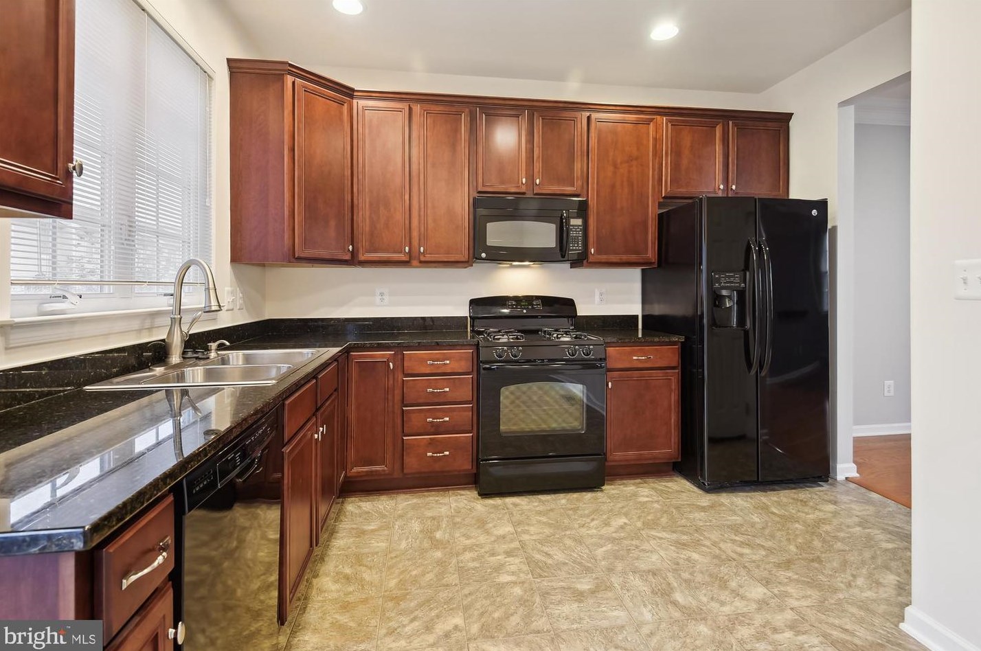 42896 Conrad Ter, Fairfax, VA 20152-6743
