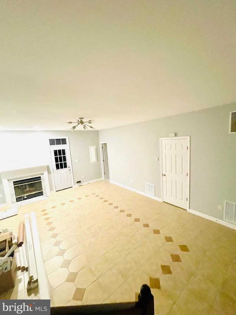 20584 Banbury Sq, Dulles VA  20165-7551 exterior