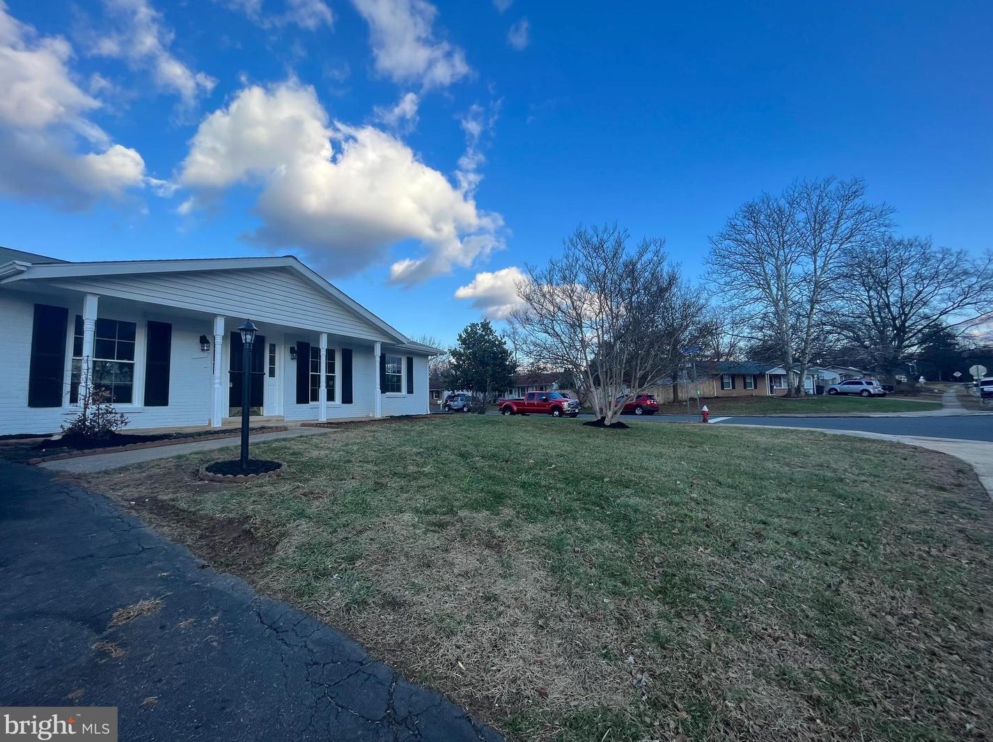 319 Williamsburg Rd, Dulles VA  20164-4326 exterior