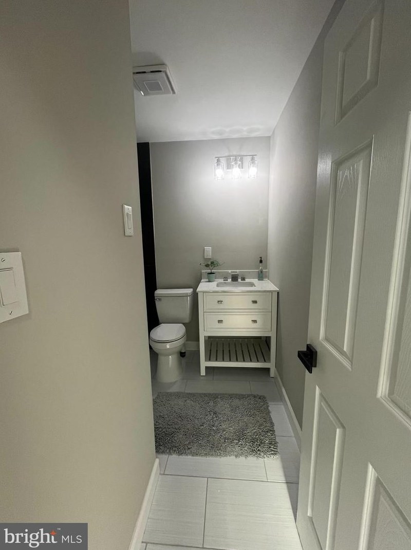 319 Williamsburg Rd, Dulles VA  20164-4326 exterior