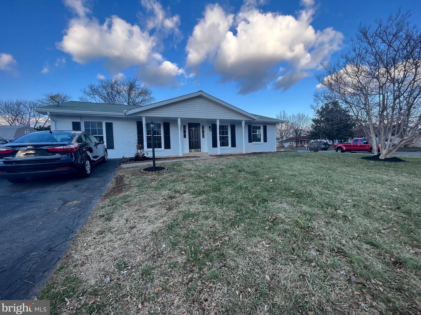 319 Williamsburg Rd, Dulles VA  20164-4326 exterior