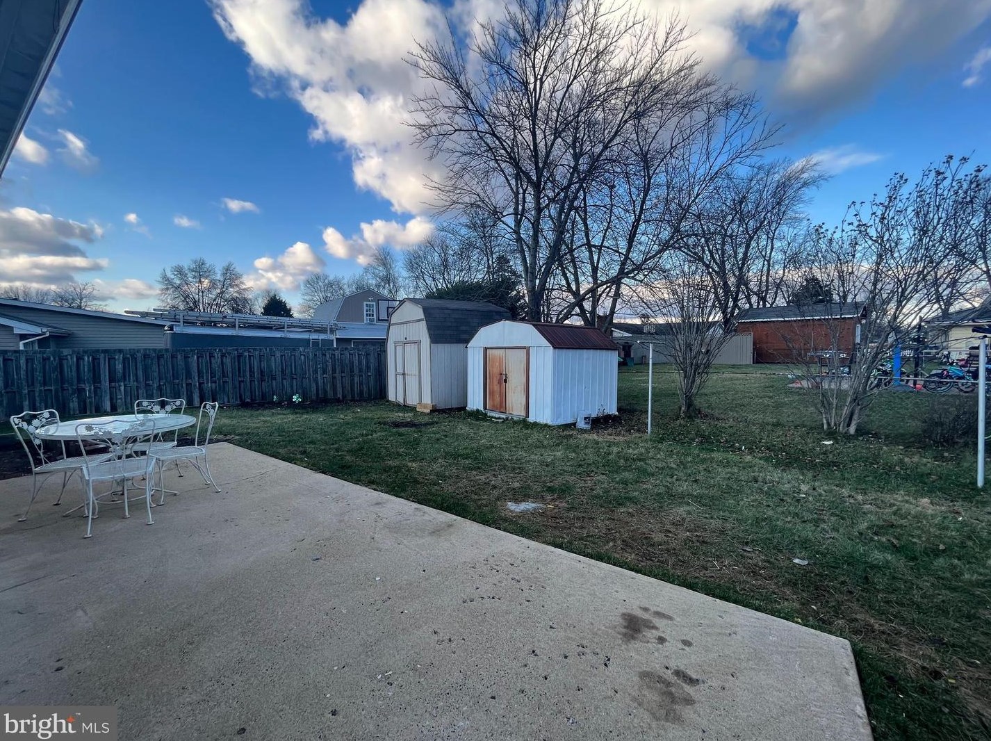319 Williamsburg Rd, Dulles VA  20164-4326 exterior