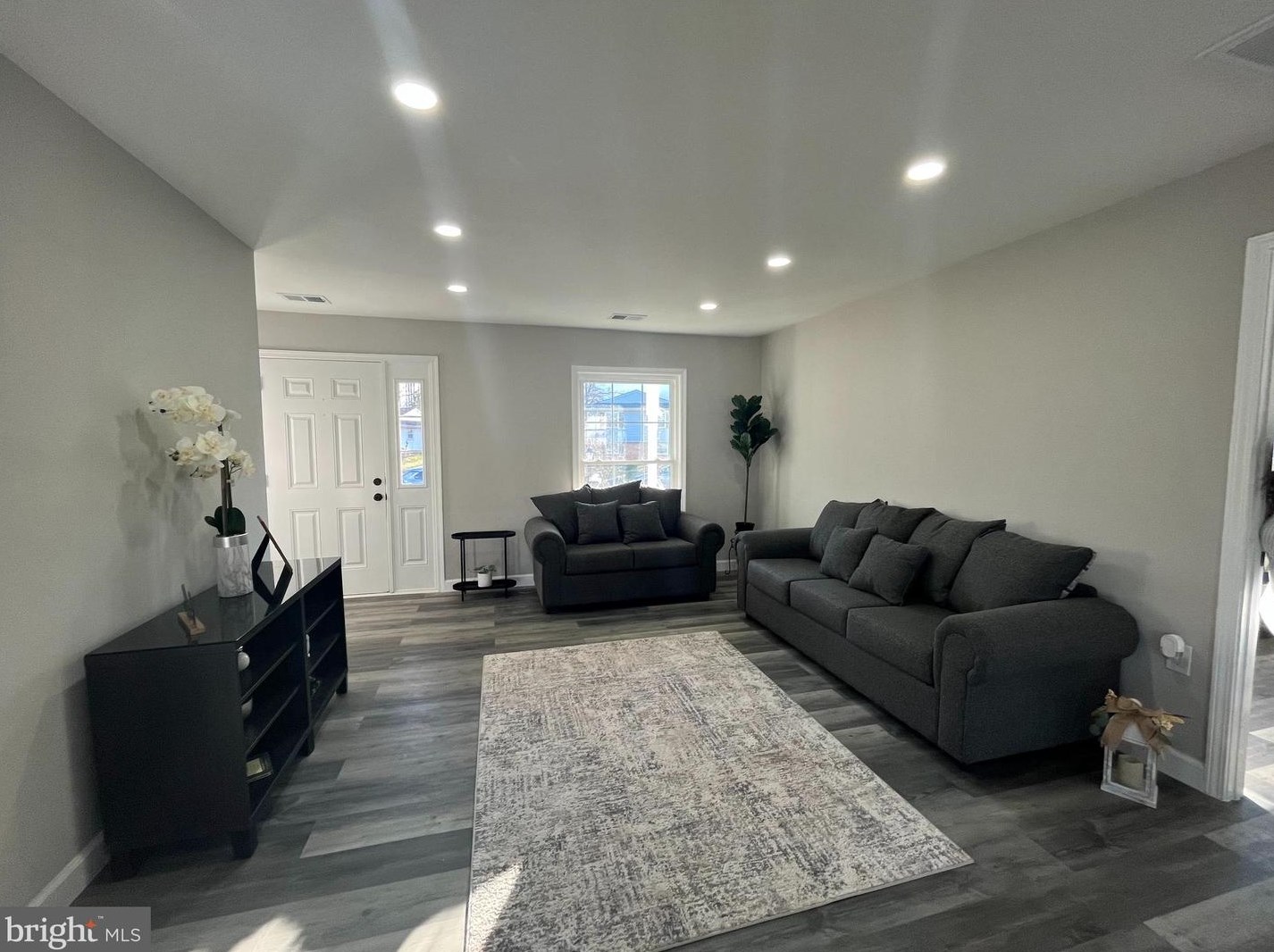 319 Williamsburg Rd, Dulles VA  20164-4326 exterior