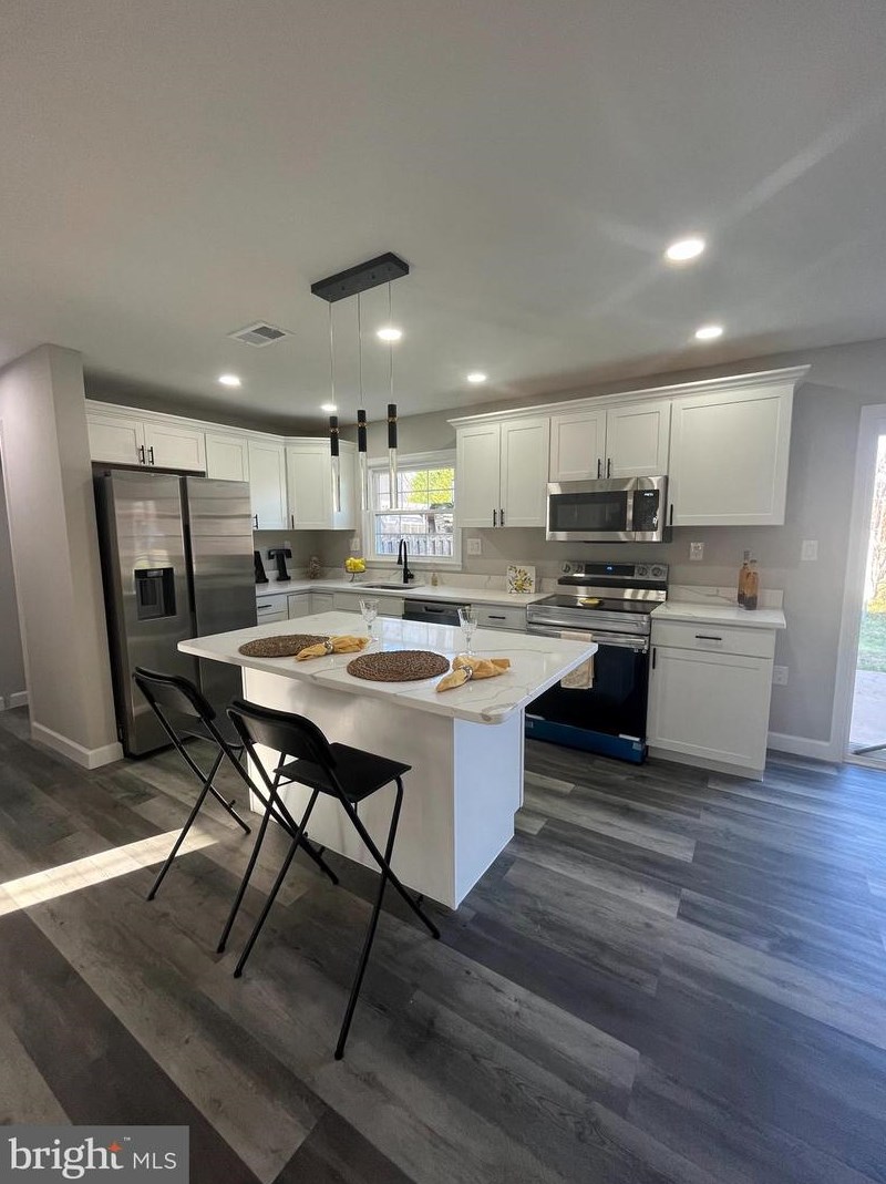 319 Williamsburg Rd, Dulles VA  20164-4326 exterior