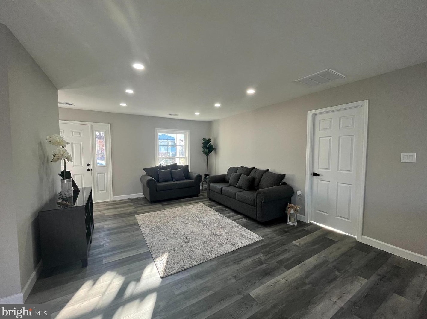 319 Williamsburg Rd, Dulles VA  20164-4326 exterior