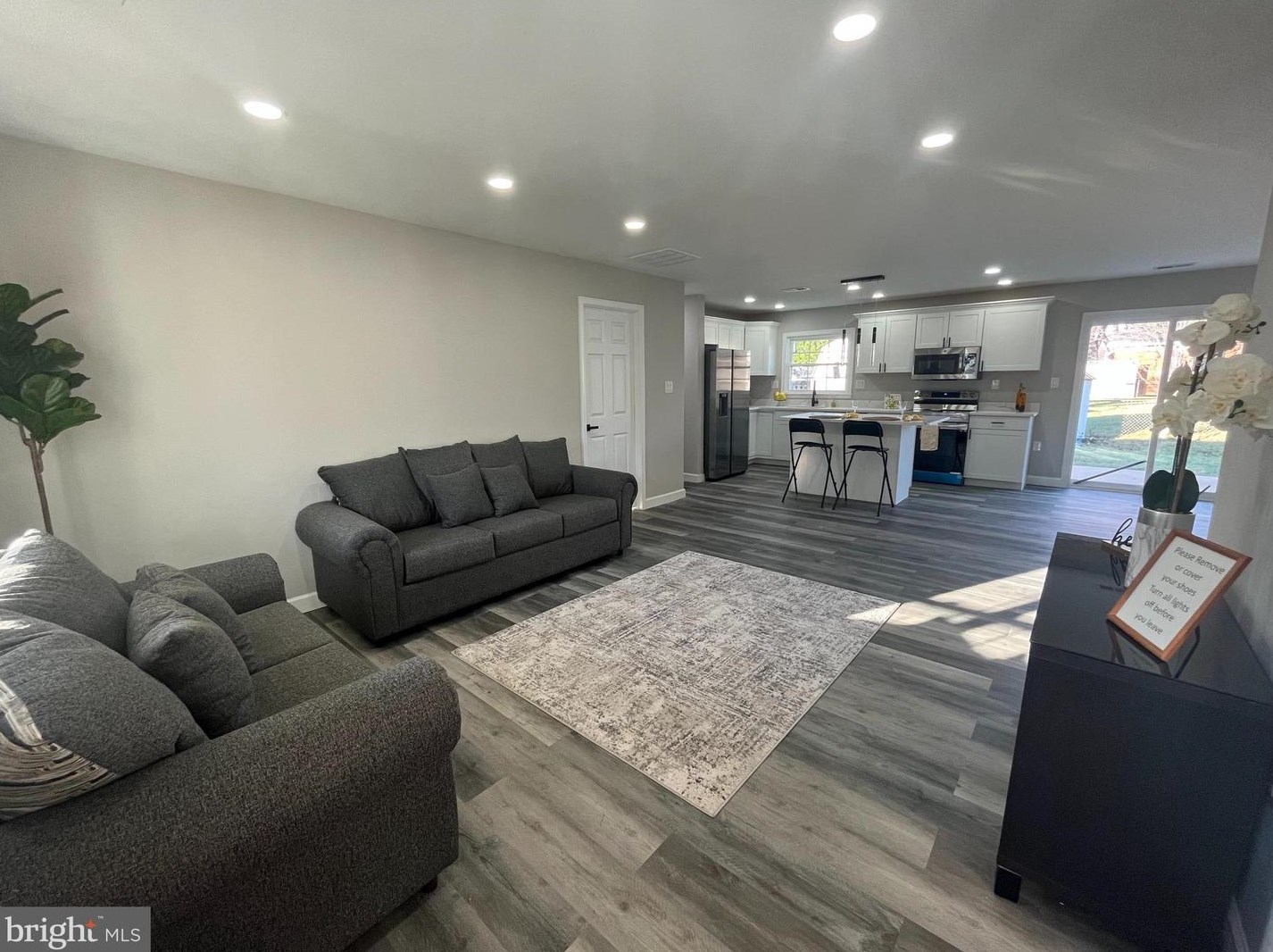 319 Williamsburg Rd, Dulles VA  20164-4326 exterior