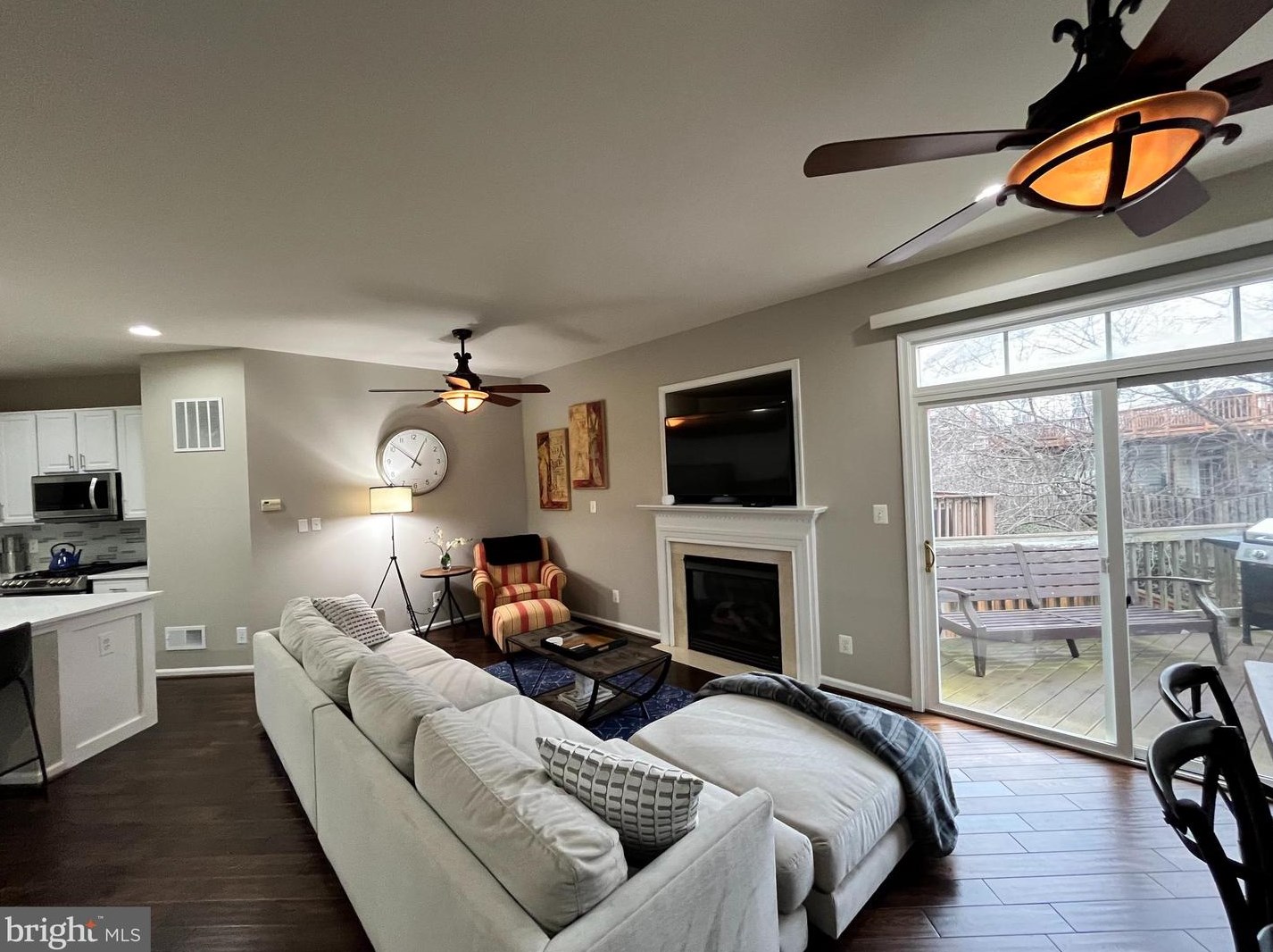 42484 Regal Wood Dr, Ashburn, VA 20148