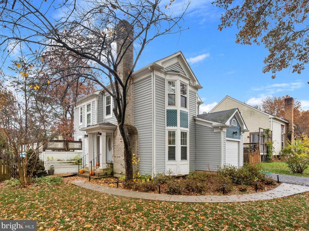 4 Oakdale Ct, Dulles VA  20165-5641 exterior