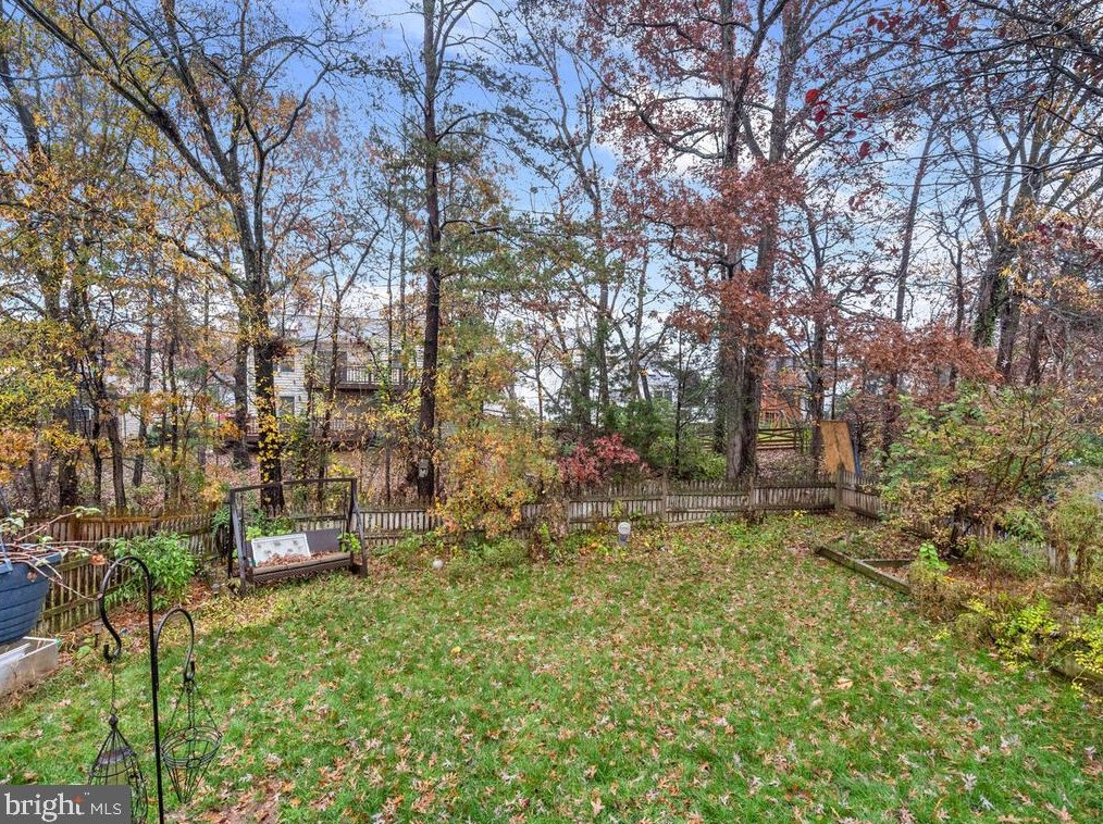 4 Oakdale Ct, Dulles VA  20165-5641 exterior