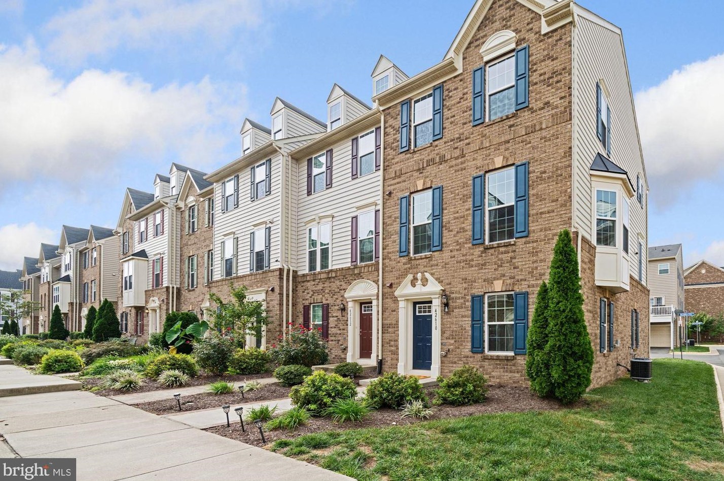 42610 Drazenovich Epoch Ter, Dulles, VA 20166