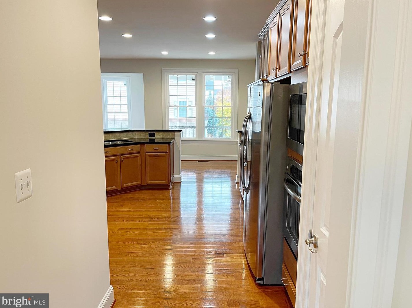 42525 Pine Forest Dr, Fairfax VA  20152-6095 exterior