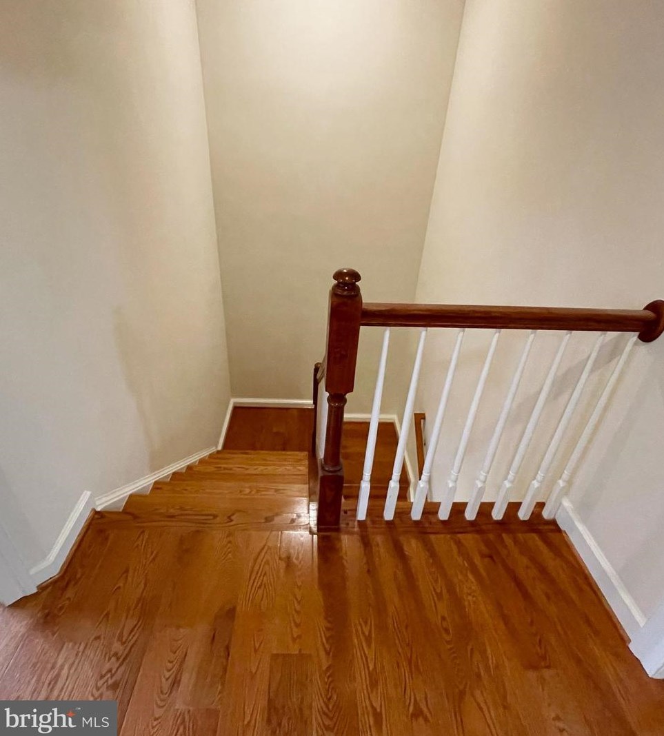 42525 Pine Forest Dr, Fairfax VA  20152-6095 exterior