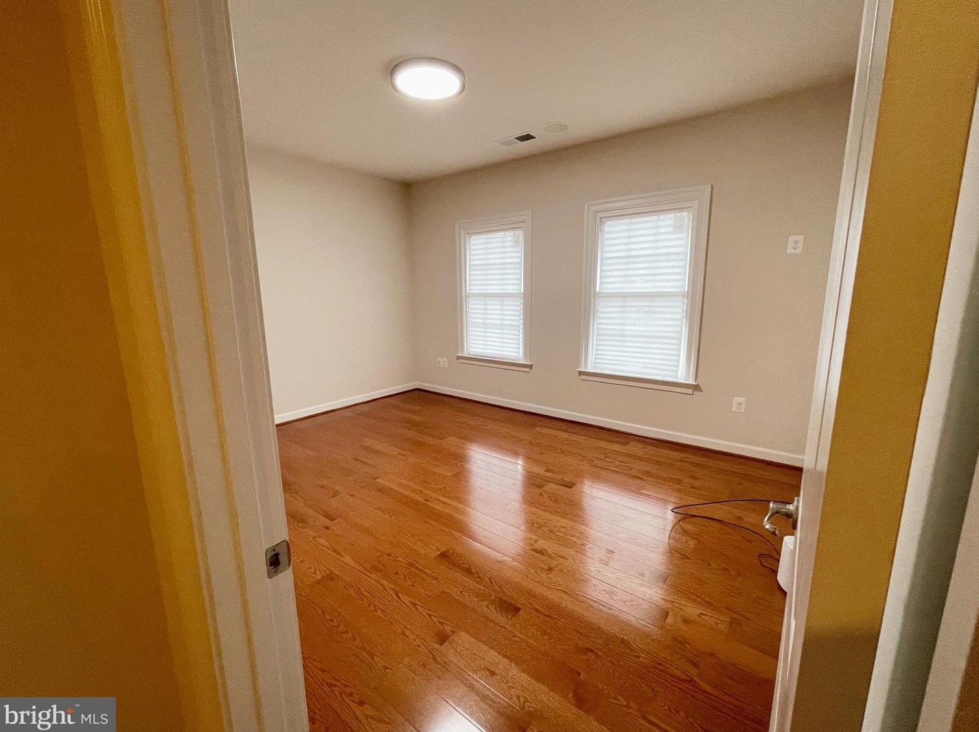 42525 Pine Forest Dr, Fairfax VA  20152-6095 exterior